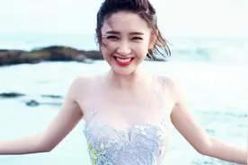 怀孕能游泳吗？这位明星用行动告诉我们！图片