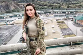 战斗民族仙女级女兵图片