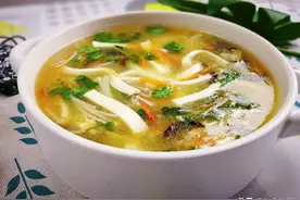 寒露过后，天气乍寒多喝汤，豆腐和这3样食材搭配，从头暖到脚图片