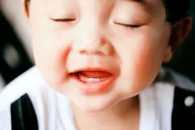 原来宝宝长牙这么难受，3个方法可缓解不适，家长早知道娃少受罪图片