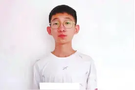 圆梦大学｜整个高三他常常站着上课图片