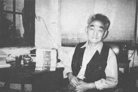 被所有亲人远离后，张爱玲弟弟纳进继母户口簿，继承14平米小屋图片