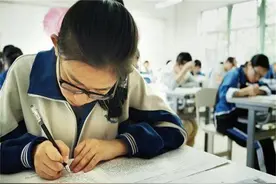 2021年新规之下，高中复读生前路暗淡，应届考生：这下终于活出头图片