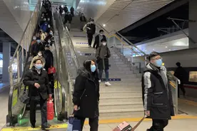 石家庄站重启后首趟始发高铁发车，列车严把疫情防控“三关”图片