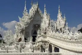实拍泰国白庙，据说是为微乎其神的白龙王建设！待完成还需79年图片
