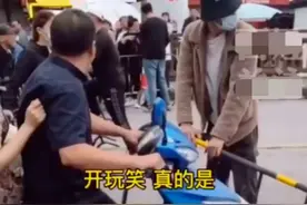 张国立拍戏封路引不满，市民不顾阻拦强行通过，现场曝光冲突不断图片