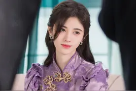 159cm鞠婧祎和171cm金晨，同为旗袍造型，小个子不输大长腿！图片
