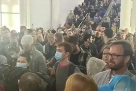 持美国绿卡华人不满回国自己花钱治病？人民日报发声回应！图片