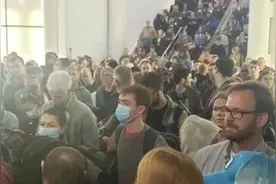 持美国绿卡华人不满回国自己花钱治病？人民日报发声回应！图片