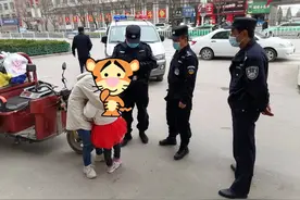 【正能量】小女孩闹市走失，群众热心报警求助，巡警暖心助力团圆图片