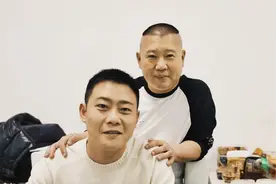 德云斗笑社评定大会，岳云鹏6星，栾云平3星，张鹤伦1星，差在哪图片