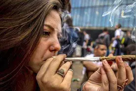 12岁吸毒，18岁生日在监狱中度过... ...一个零零后吸毒女孩的自述图片