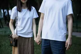 無印良品同厂小白T，网友：33元的价格真香，不用排队买优衣库了图片