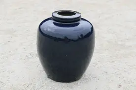 窖藏家用陶瓷酒坛图片