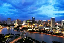 何菲：籍贯宁波图片