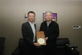 重磅合作！近日，腾讯高管到访江苏这所“双一流”高校！图片