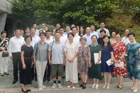 今天，无锡把C位留给老师图片