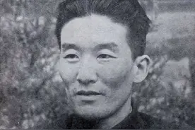邓拓：主持出版第一部《毛泽东选集》，《人民日报》第一任总编辑图片