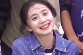 21岁谋女郎参加张艺谋家庭聚会，大女儿女婿也在，网友：资源真好图片