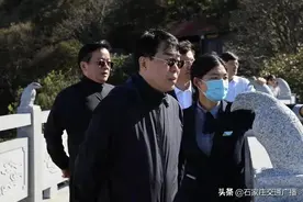 走进“邓小平与人民在一起”群雕公园、感受伟人的力量图片
