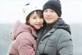 她替夫还债，却与债主相恋结婚生子，债主死后继承百亿资产图片