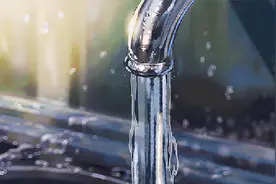 每天用自来水洗脸，皮肤会出问题吗？图片