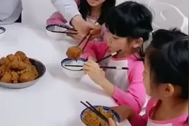 穷养的儿子遇到富养的女孩，不同教育间的差异，值得每个家长思考图片