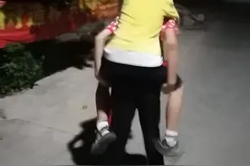 “那你呢？你也躺下来”图片