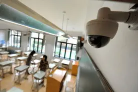 中小学生迎来好消息，教室将要安装监控，家长纷纷表示支持图片
