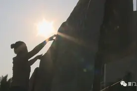 绝不让被子长蘑菇！厦门宿管阿姨的远程宠爱~请查收图片