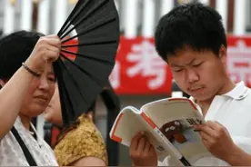 高考后考生地位一落千丈，爸妈翻脸比翻书还快，亲儿子变大侄子图片