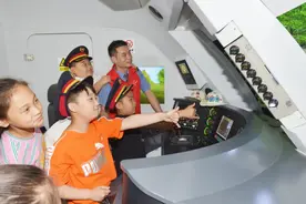 是不是每个小朋友，都有一个开火车的梦想图片