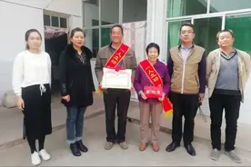 拥军优属 | 喜报送家门让光荣之家更“光荣”！图片