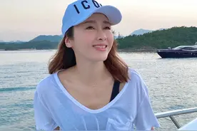 出道35年的梨涡女神颜值依旧，10亿身家不傲娇，像吃了防腐剂图片