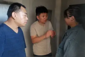少女欲跳楼轻生，民警跃身挽救生命图片