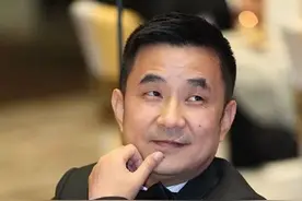 从江西首富到负债800亿：带女明星和61亿潜逃国外,亲爹葬礼也不回图片