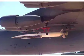 面对高超音速武器，中国海军很淡定，早已备好新中程弹和高能激光图片