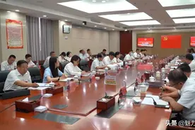 黄敏参加区十六届人大四次会议分组审议图片