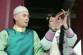 如懿传：妃嫔册封之后才能佩戴护甲，为什么如懿一出场就有？图片