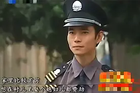 26岁漂亮美国女孩，倒追求婚35岁穷保安：你笑得真好看，咱结婚吧图片