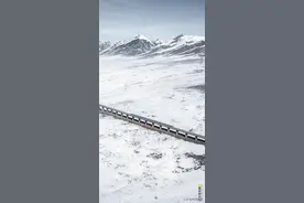 “110吗？有高铁在飙车，时速至少300公里！”110：管不了，也追不上图片