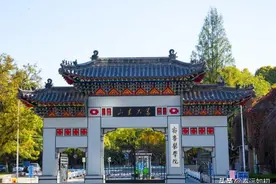 医学985中流院校名单：山大吉大西交大领衔，武大同济垫底图片