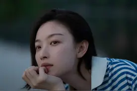 清透的妆容太减龄了，杨幂倪妮同款“伪素颜妆”，10分钟就能完成图片