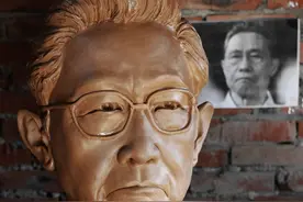 著名雕塑家“泥人汪”为战疫英雄钟南山院士塑像图片