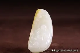 深情不及久伴，厚爱无需多言，愿你岁月可回首，且以深情共白头图片