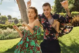 比伯结婚前禁欲一年多，剪短头发超帅，吹爆这对完美真爱夫妻图片