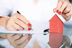 面对不合理的补偿，威逼利诱下拆迁户签不签？图片