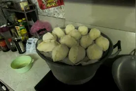 包子蒸好后别急着出锅，多加这一步，包子松软好吃还不塌陷图片