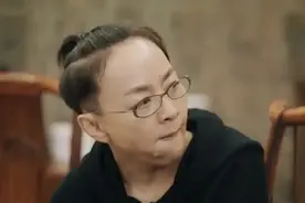 宋丹丹给郭麒麟介绍对象，意外暴露他真实身高，网友：太矮了吧图片