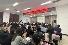 河南省文明办、河南省教育厅、河南省文联“快乐成长”乡村学校少年宫文艺志愿者岗前培训暨派遣仪式在郑举行图片